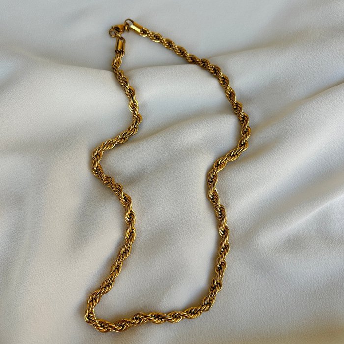 Ketting Embrace
