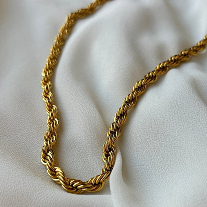 Ketting Embrace